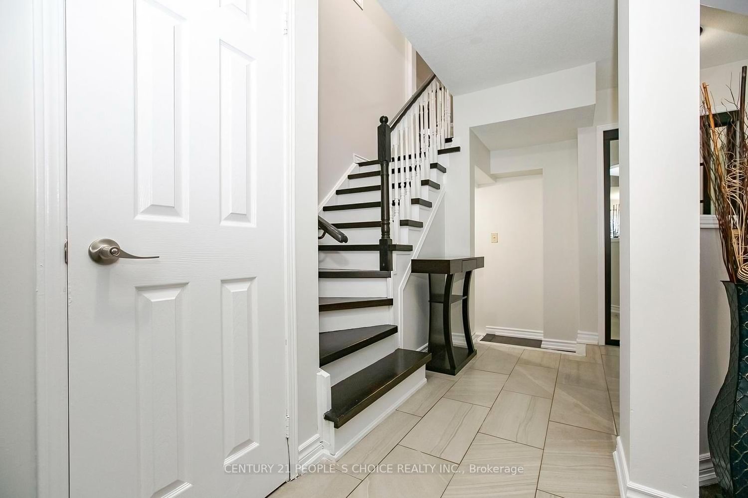 90 White Tail Crescent • Brampton, ON photo 5