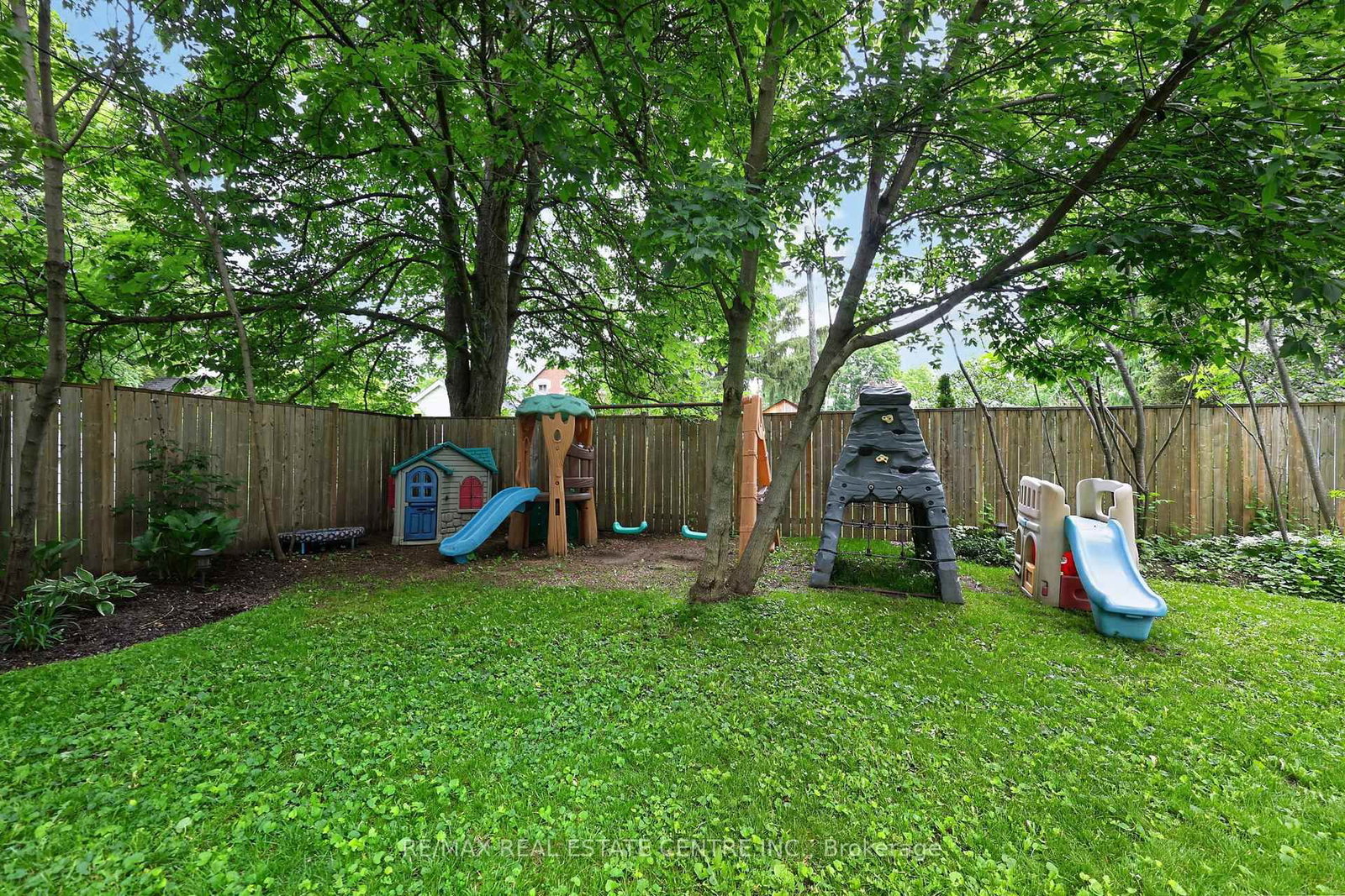 77 Mill Street • Orangeville, ON photo 28