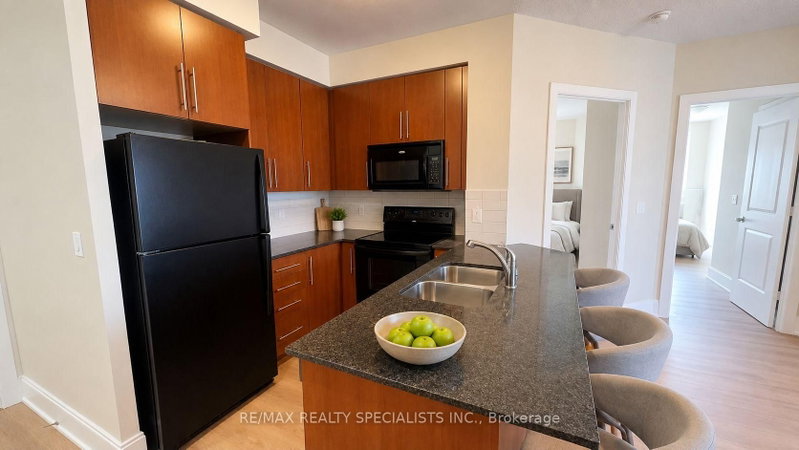 2702 - 330 Burnhamthorpe Road W