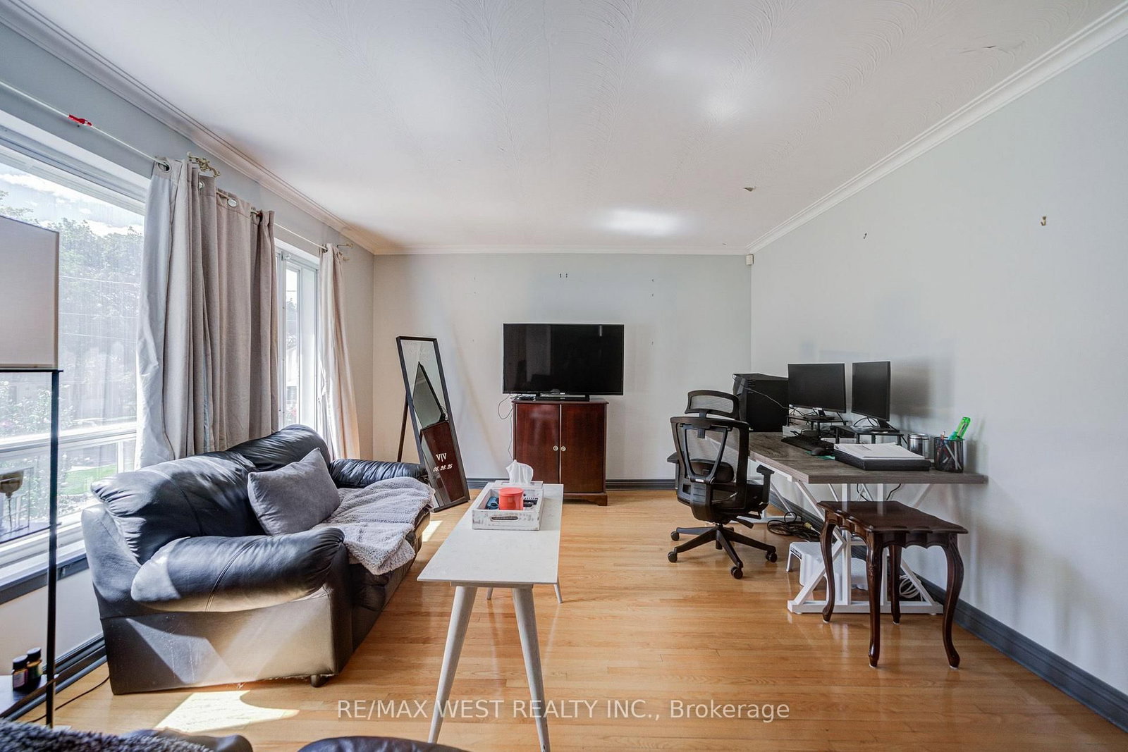 65 Ridge Point Crescent • Toronto, ON photo 11