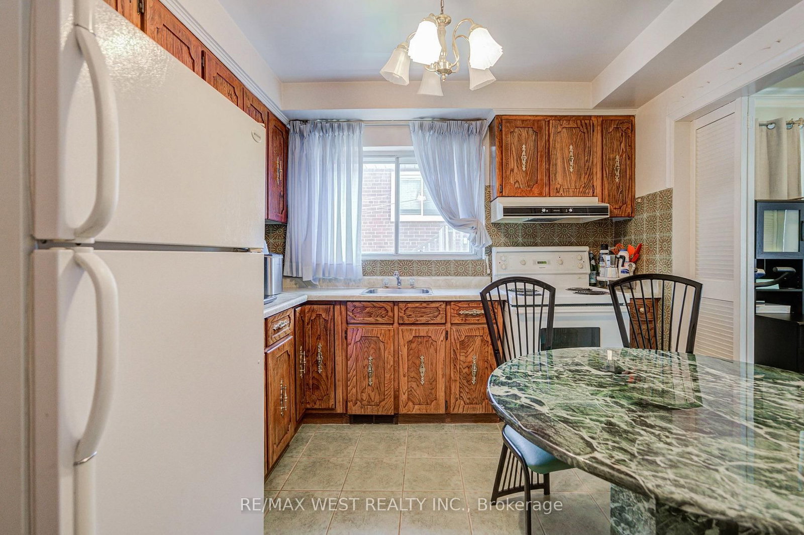 65 Ridge Point Crescent • Toronto, ON photo 15