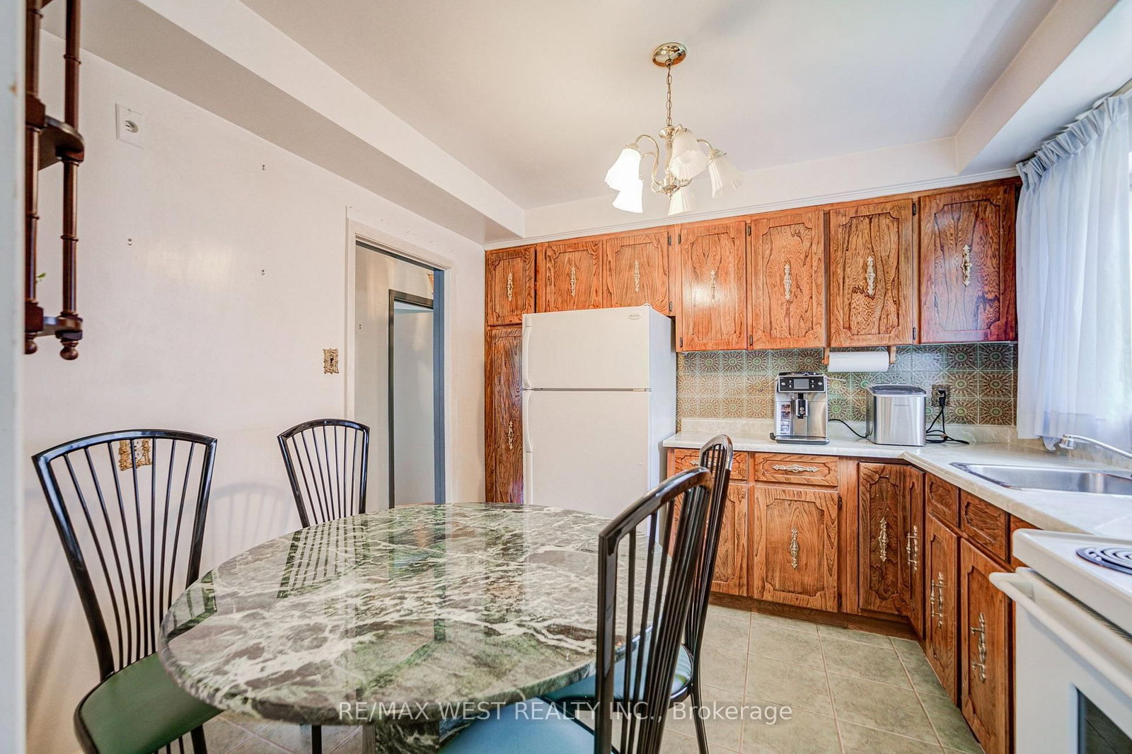 65 Ridge Point Crescent • Toronto, ON photo 17