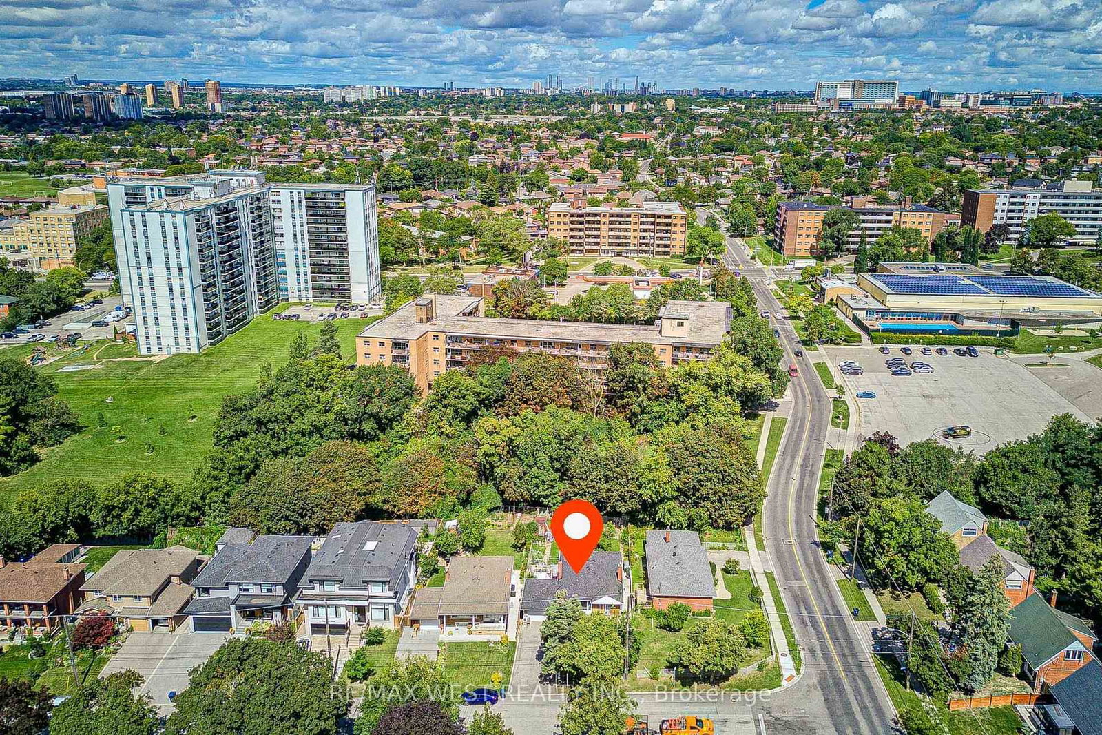 65 Ridge Point Crescent • Toronto, ON photo 4