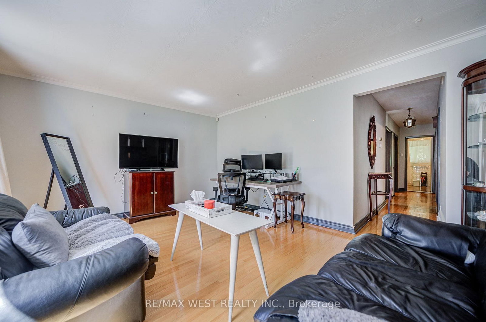65 Ridge Point Crescent • Toronto, ON photo 9