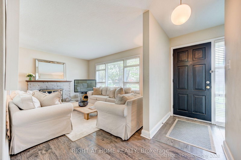 1493 Constance Dr photo 5