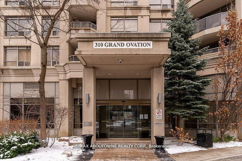 401 - 310 Burnhamthorpe Road W