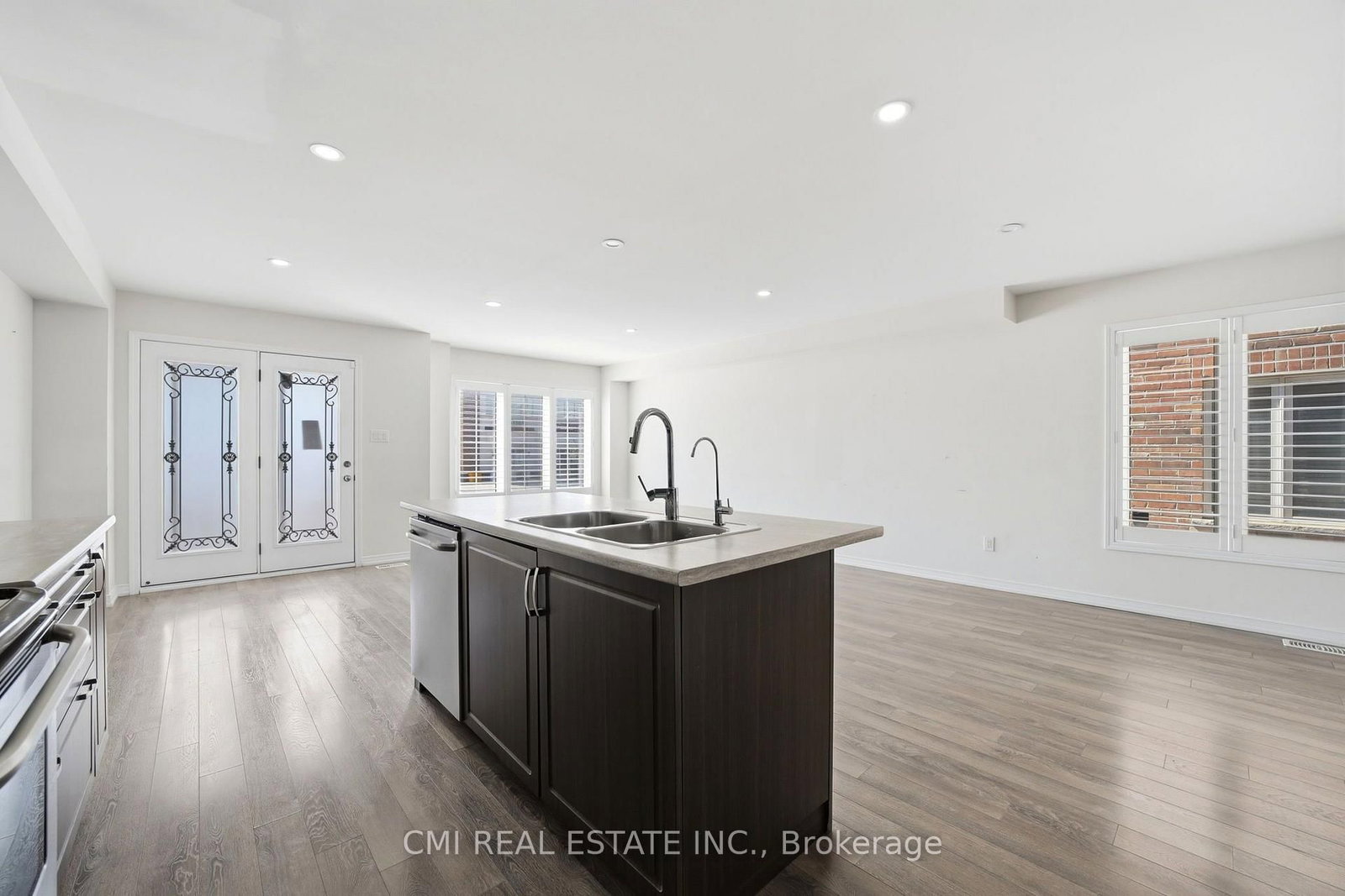 162 Golden Springs Drive • Brampton, ON photo 13