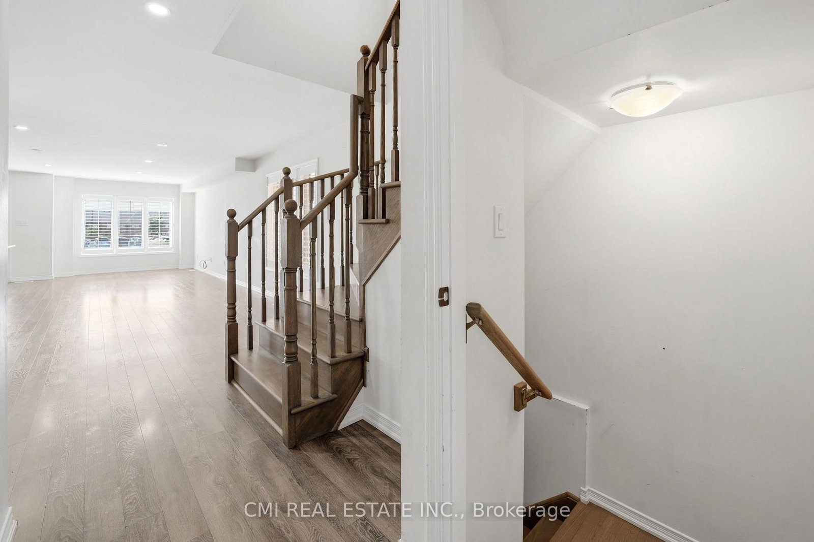 162 Golden Springs Drive • Brampton, ON photo 14