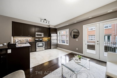 2460 Prince Michael Oakville,ON L6H 0G8 — Photo 24
