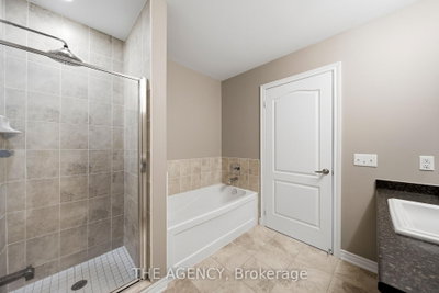 2460 Prince Michael Oakville,ON L6H 0G8 — Photo 34