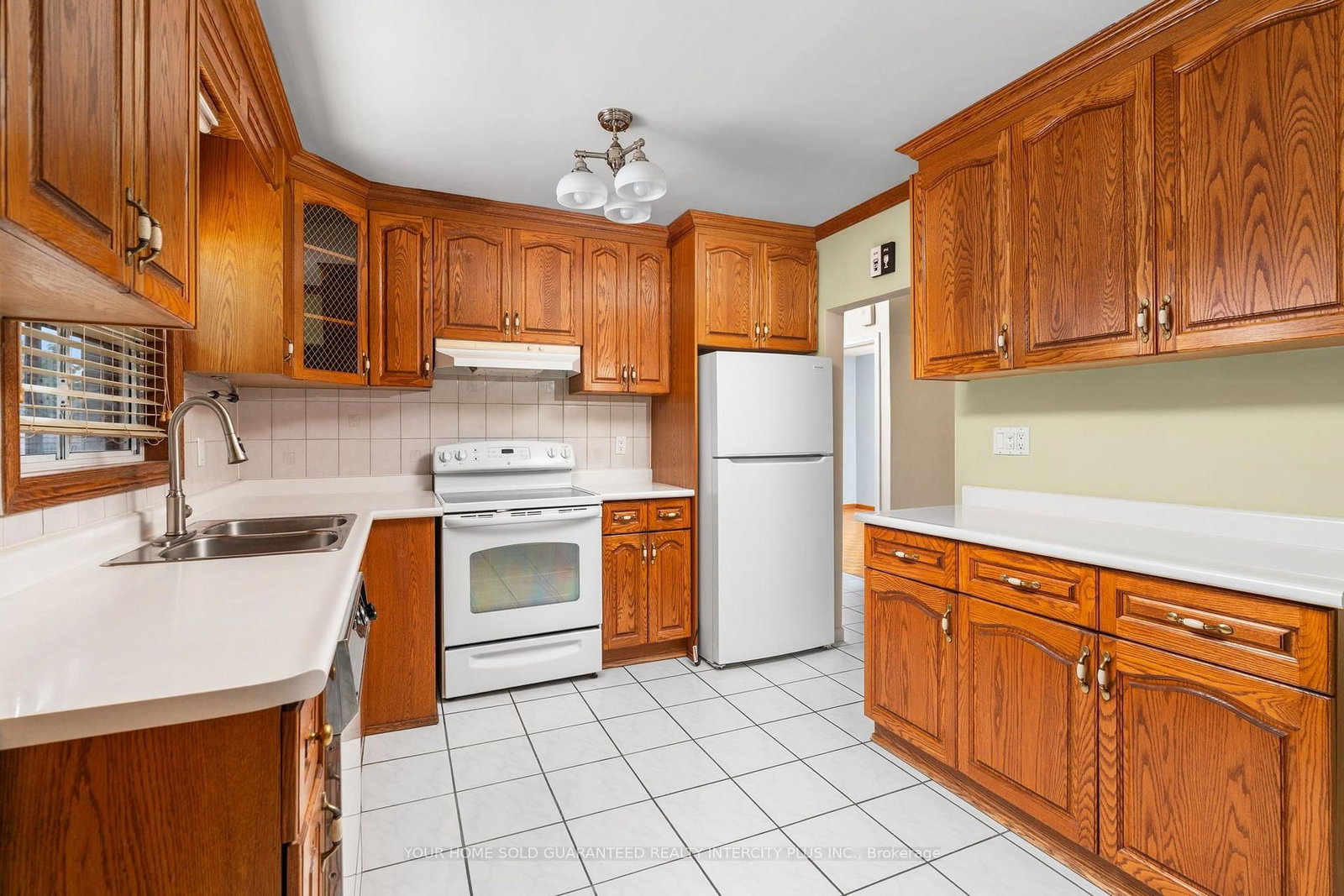 67 Bentworth Avenue • Toronto, ON photo 12