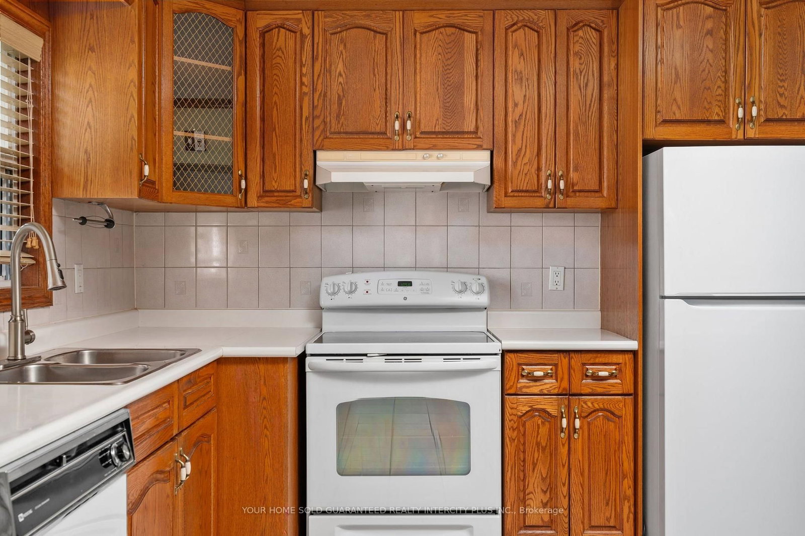 67 Bentworth Avenue • Toronto, ON photo 13
