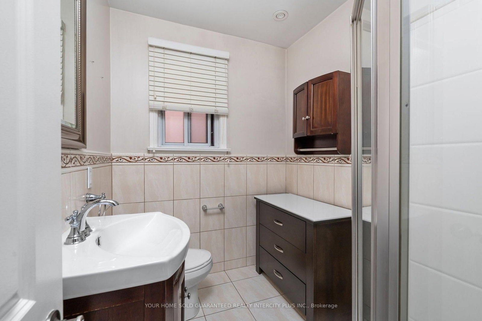 67 Bentworth Avenue • Toronto, ON photo 19