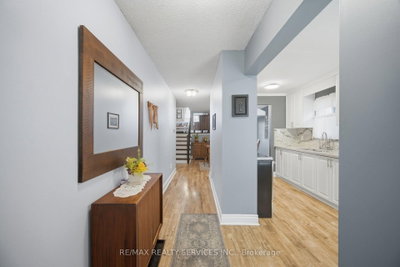 152 Weybridge Trail • Brampton, ON photo 6