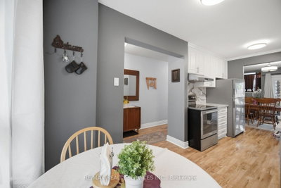 152 Weybridge Trail • Brampton, ON photo 8
