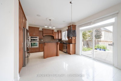 3 Shortreed Grove • Brampton, ON photo 9