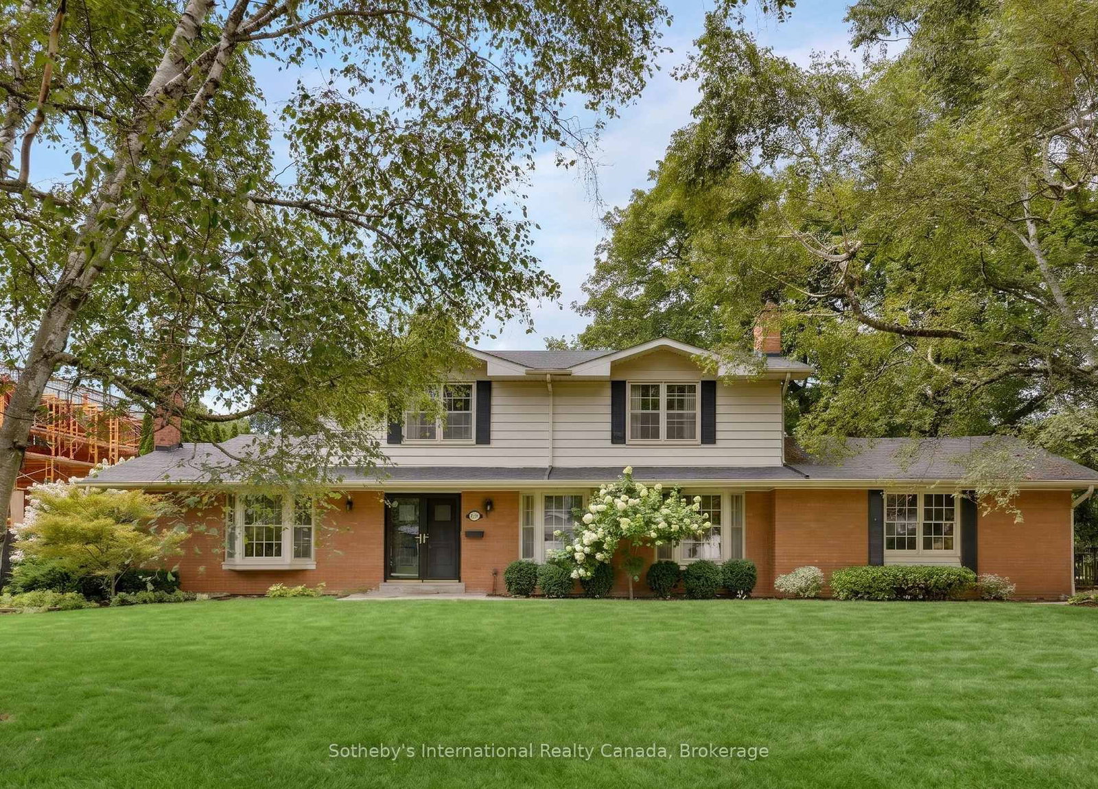 174 Claxton Drive • Oakville, ON photo 1