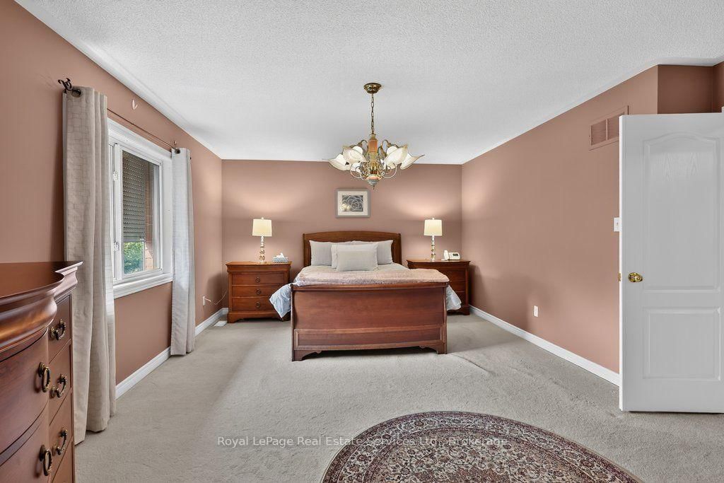 2070 Willhaven Trail • Oakville, ON photo 26