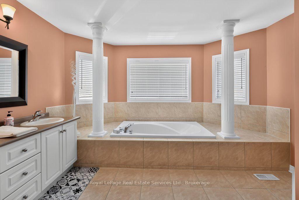 2070 Willhaven Trail • Oakville, ON photo 29