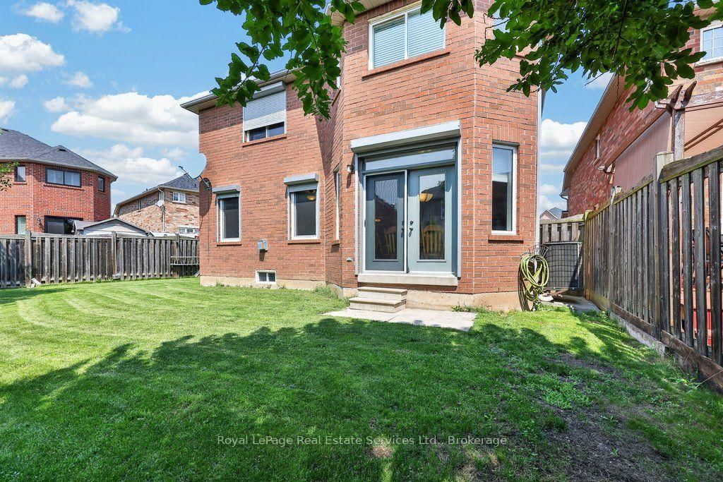 2070 Willhaven Trail • Oakville, ON photo 32