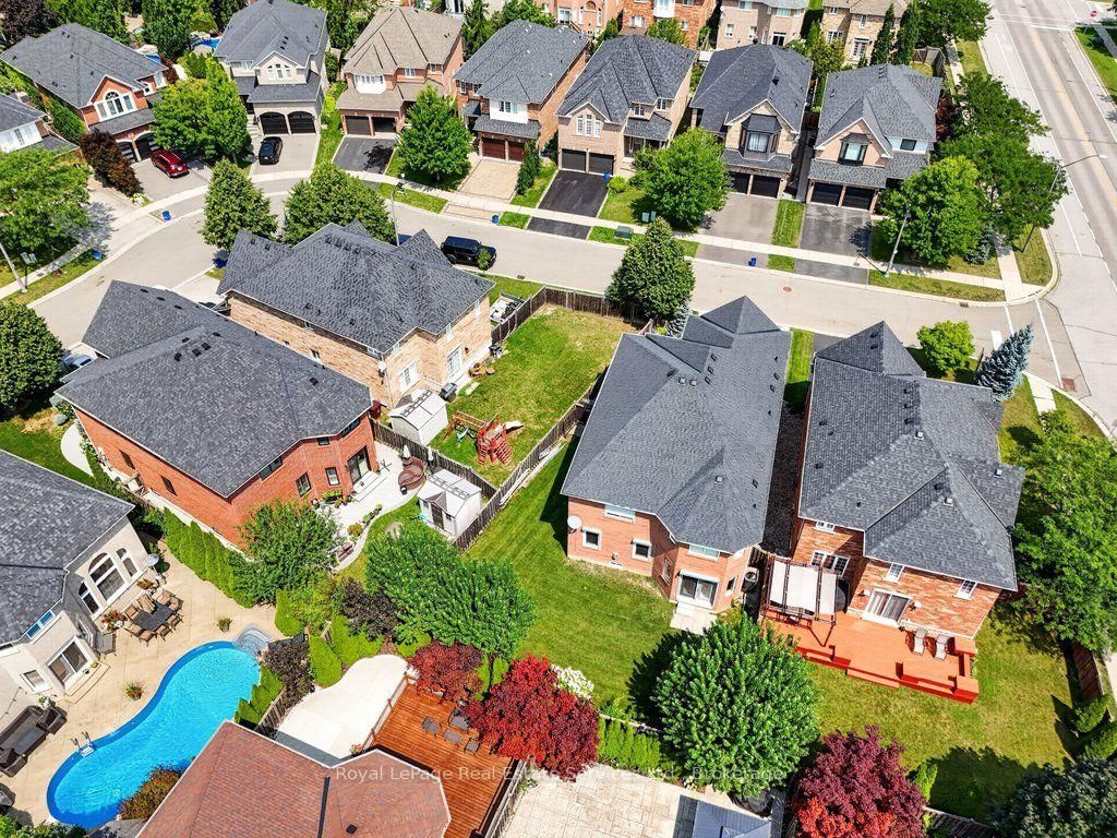 2070 Willhaven Trail • Oakville, ON photo 36