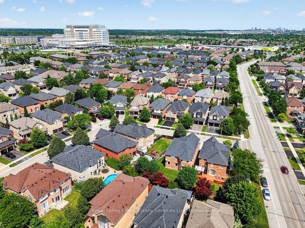 2070 Willhaven Trail • Oakville, ON photo 37