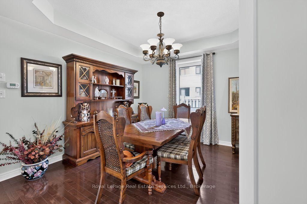 2070 Willhaven Trail • Oakville, ON photo 7