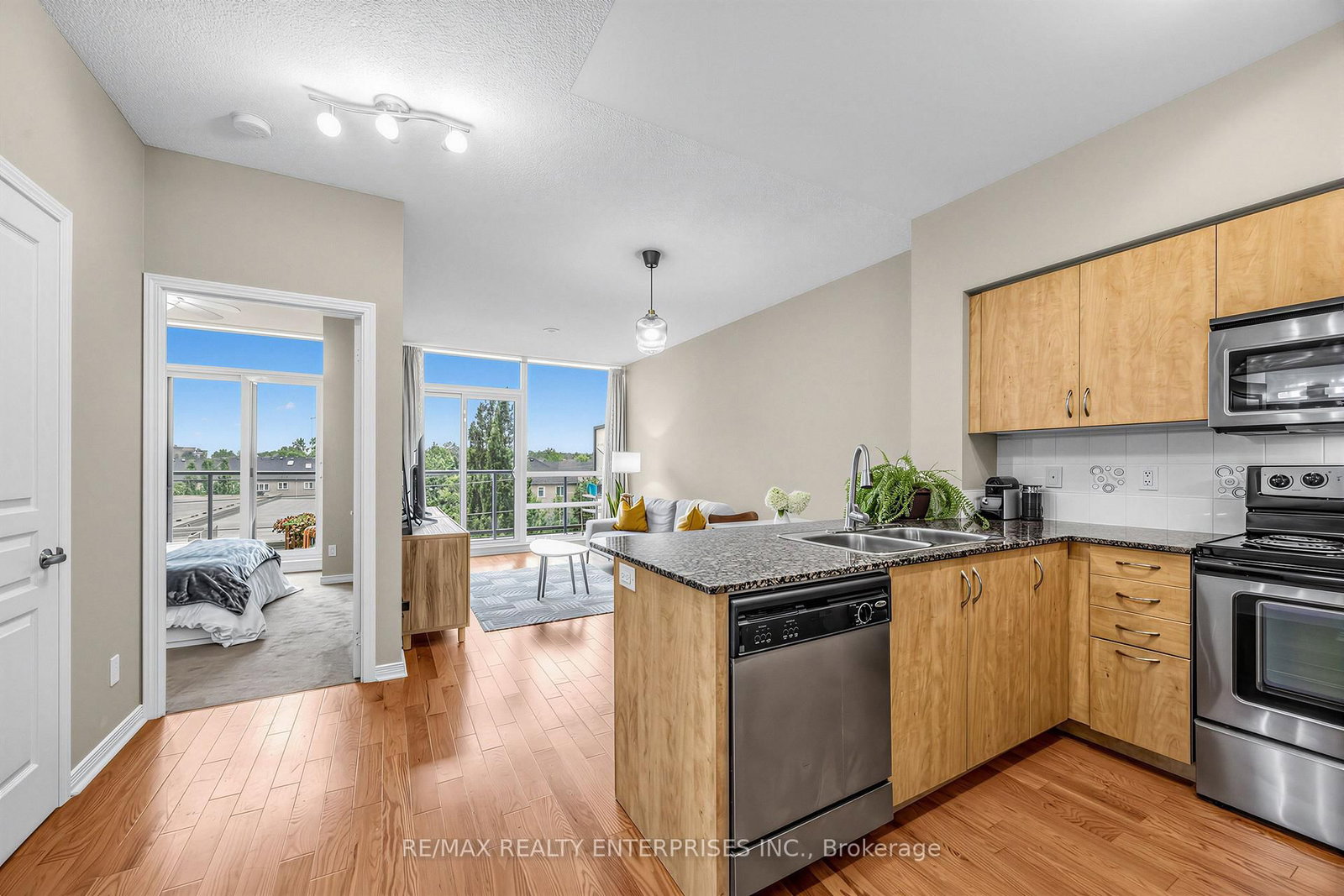 15 Legion Road • #304 • Toronto, ON photo 2