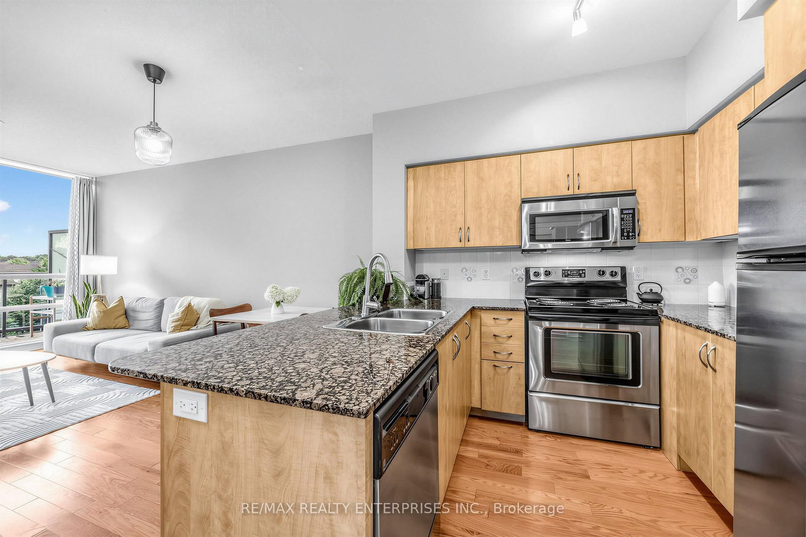 15 Legion Road • #304 • Toronto, ON photo 4