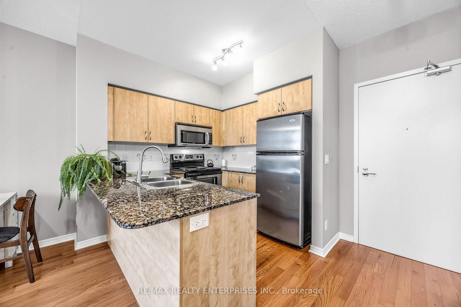 15 Legion Road • #304 • Toronto, ON photo 5