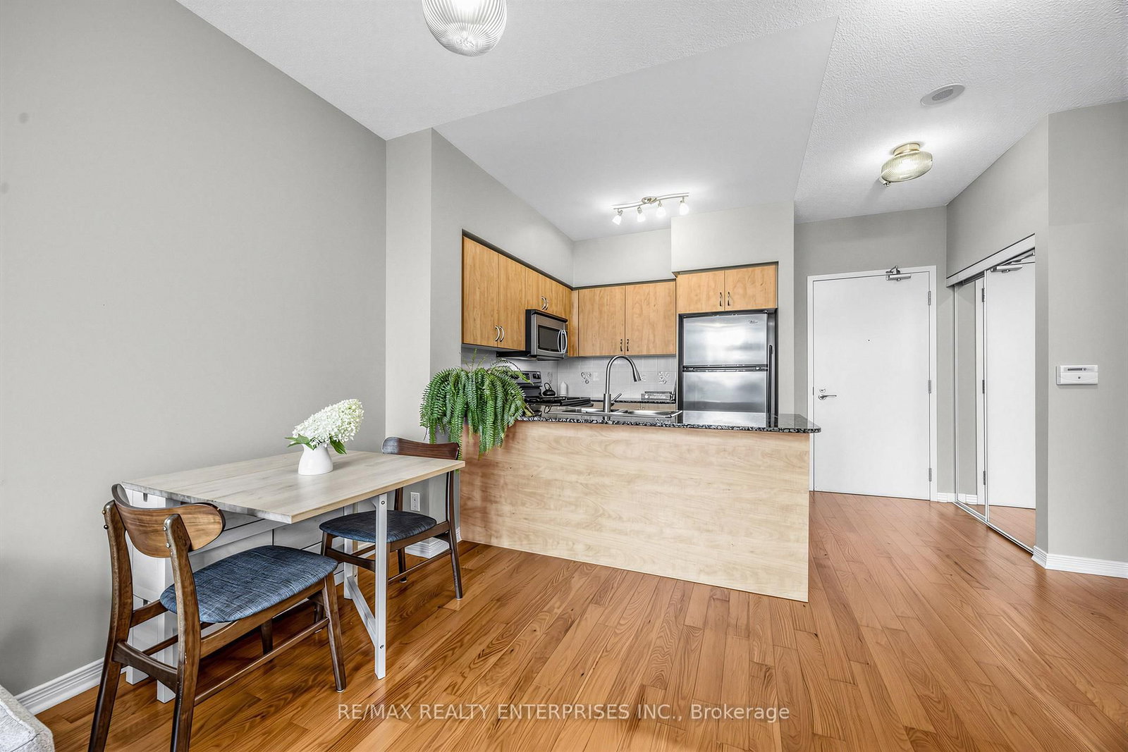 15 Legion Road • #304 • Toronto, ON photo 7