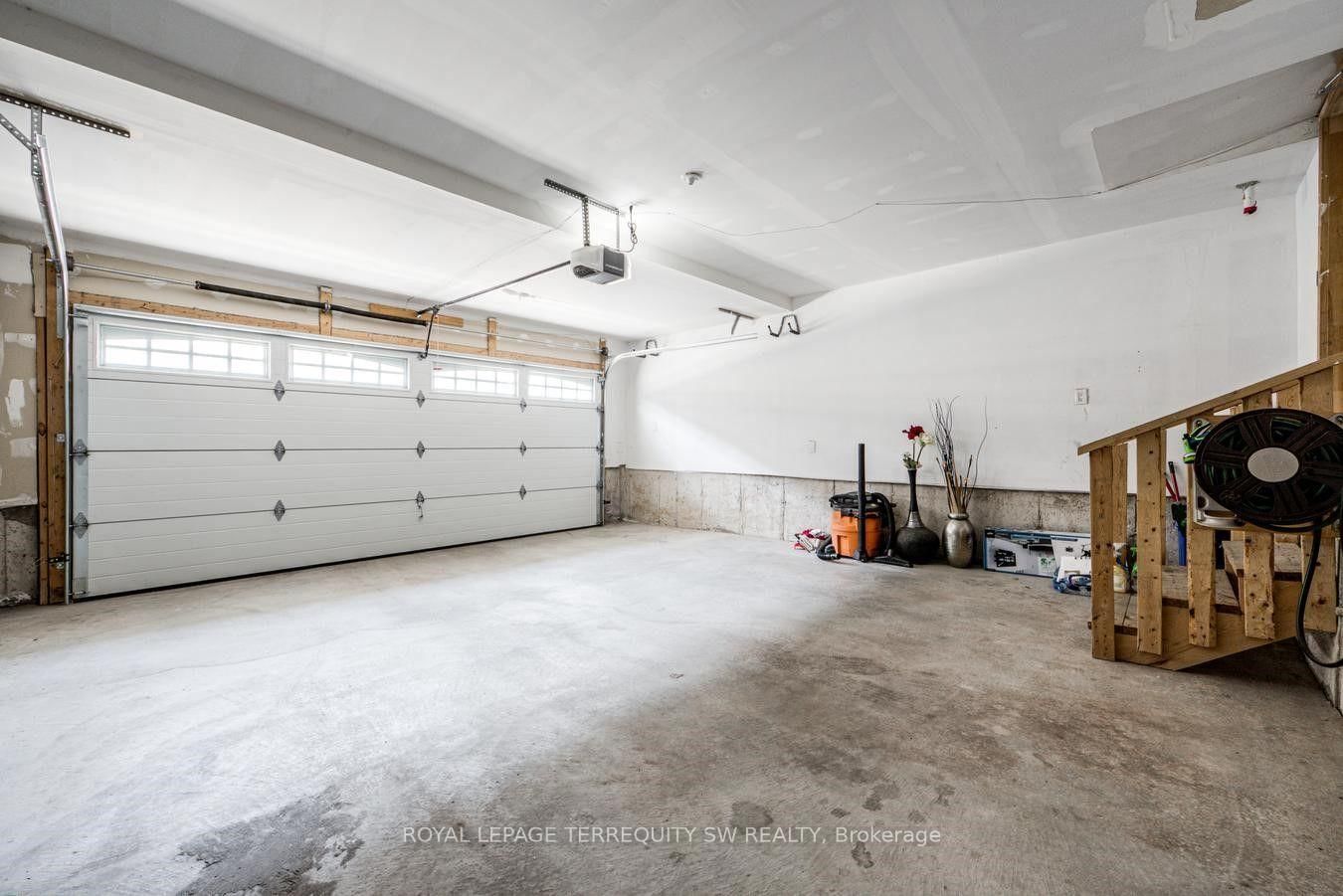 248 Ellen Davidson Drive • Oakville, ON photo 13