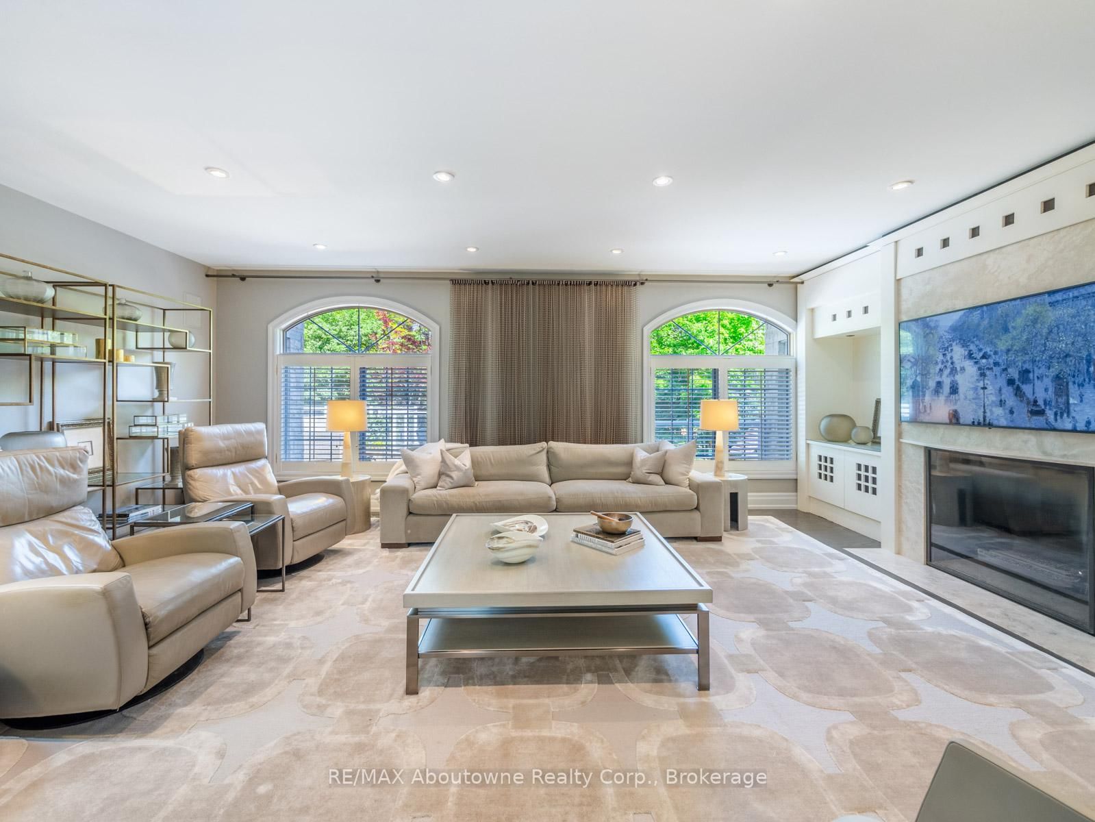 235 LAKEWOOD Drive • Oakville, ON photo 10