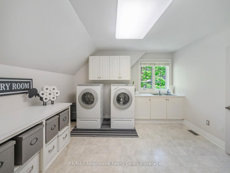 235 Lakewood Oakville,ON L6K 1B3 — Photo 24