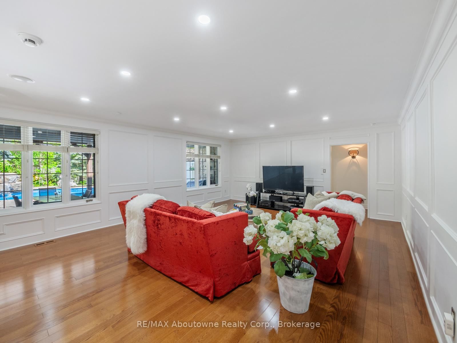 235 LAKEWOOD Drive • Oakville, ON photo 26