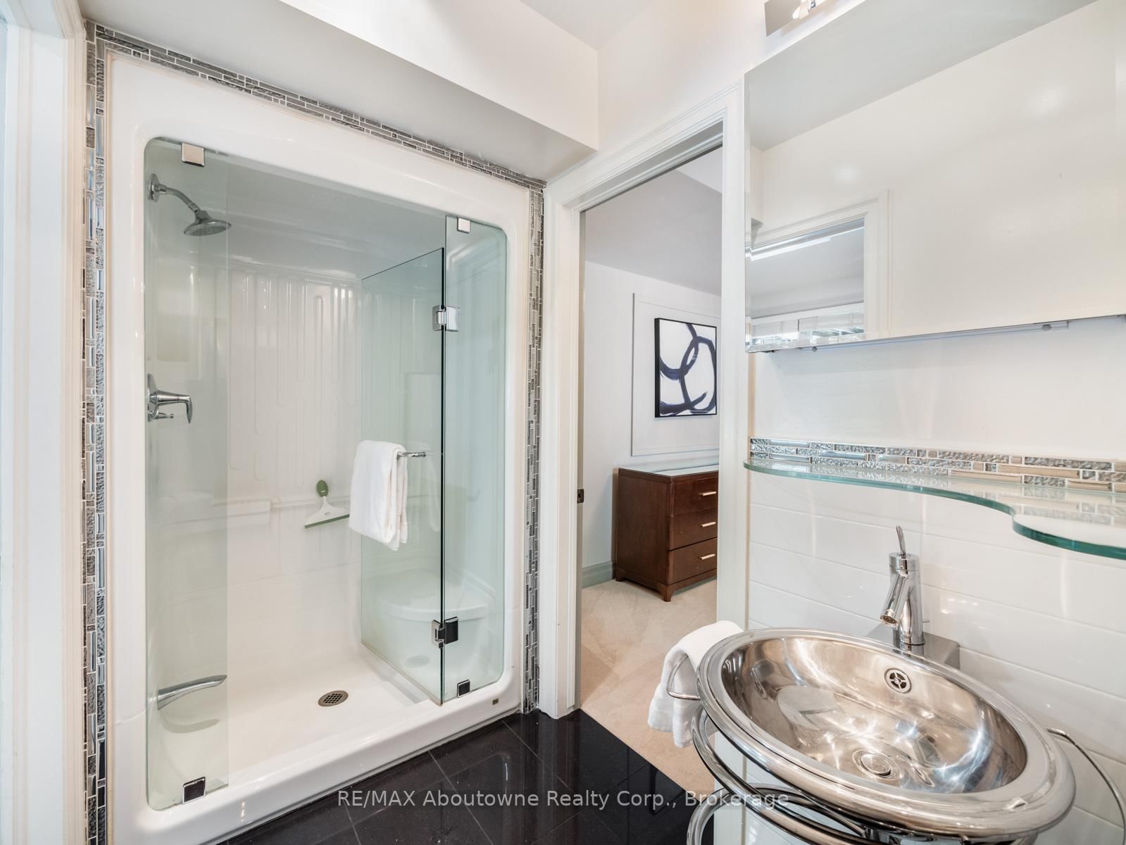 235 LAKEWOOD Drive • Oakville, ON photo 28