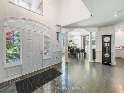 235 LAKEWOOD Drive • Oakville, ON photo 8