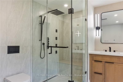 319 Beechfield Oakville,ON L6J 5H9 — Photo 15