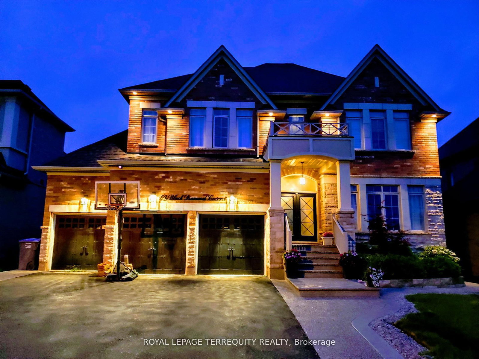 19 Black Diamond Brampton,ON L6X 0V8