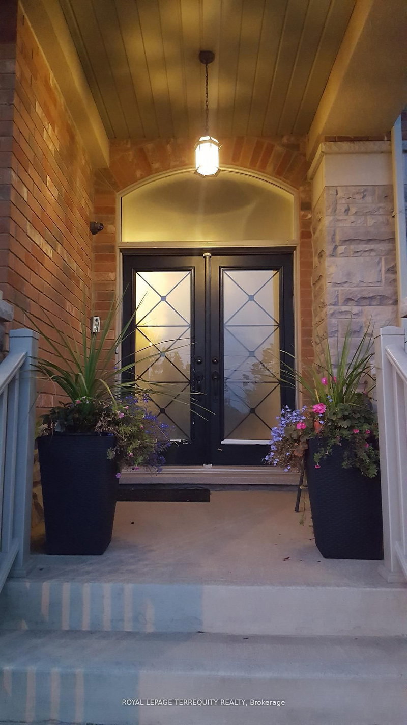 19 Black Diamond Crescent