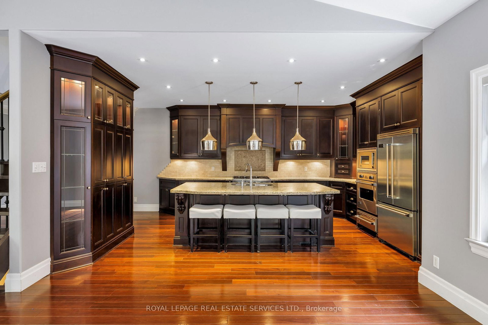 1387 Willowdown Road • Oakville, ON photo 4