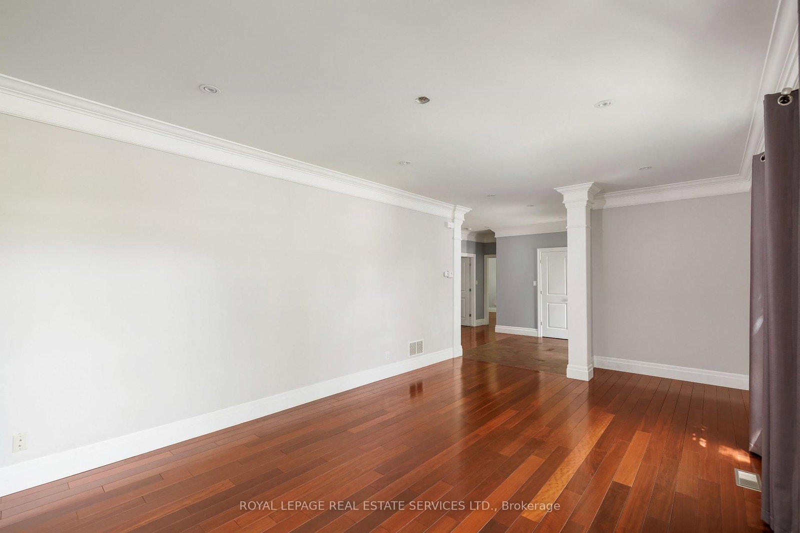1387 Willowdown Road • Oakville, ON photo 9