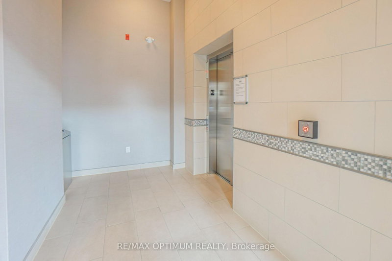 315 - 50 Sky Harbour Drive