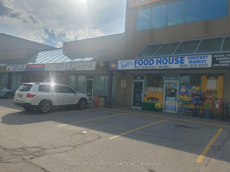 2800 Skymark Ave photo 2