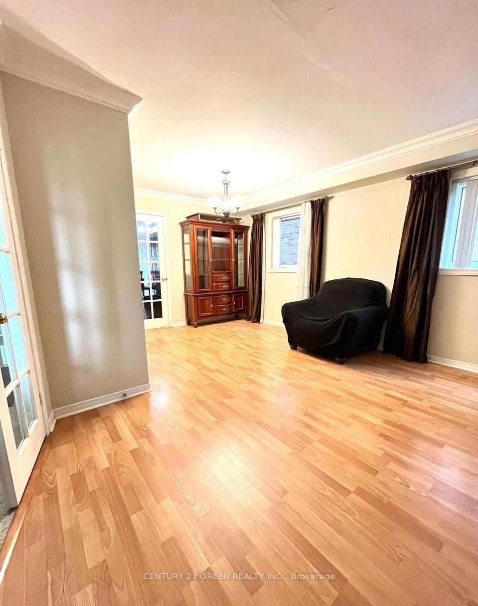 215 Kingknoll Drive • Brampton, ON photo 10