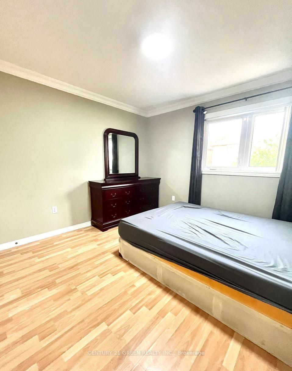 215 Kingknoll Drive • Brampton, ON photo 16