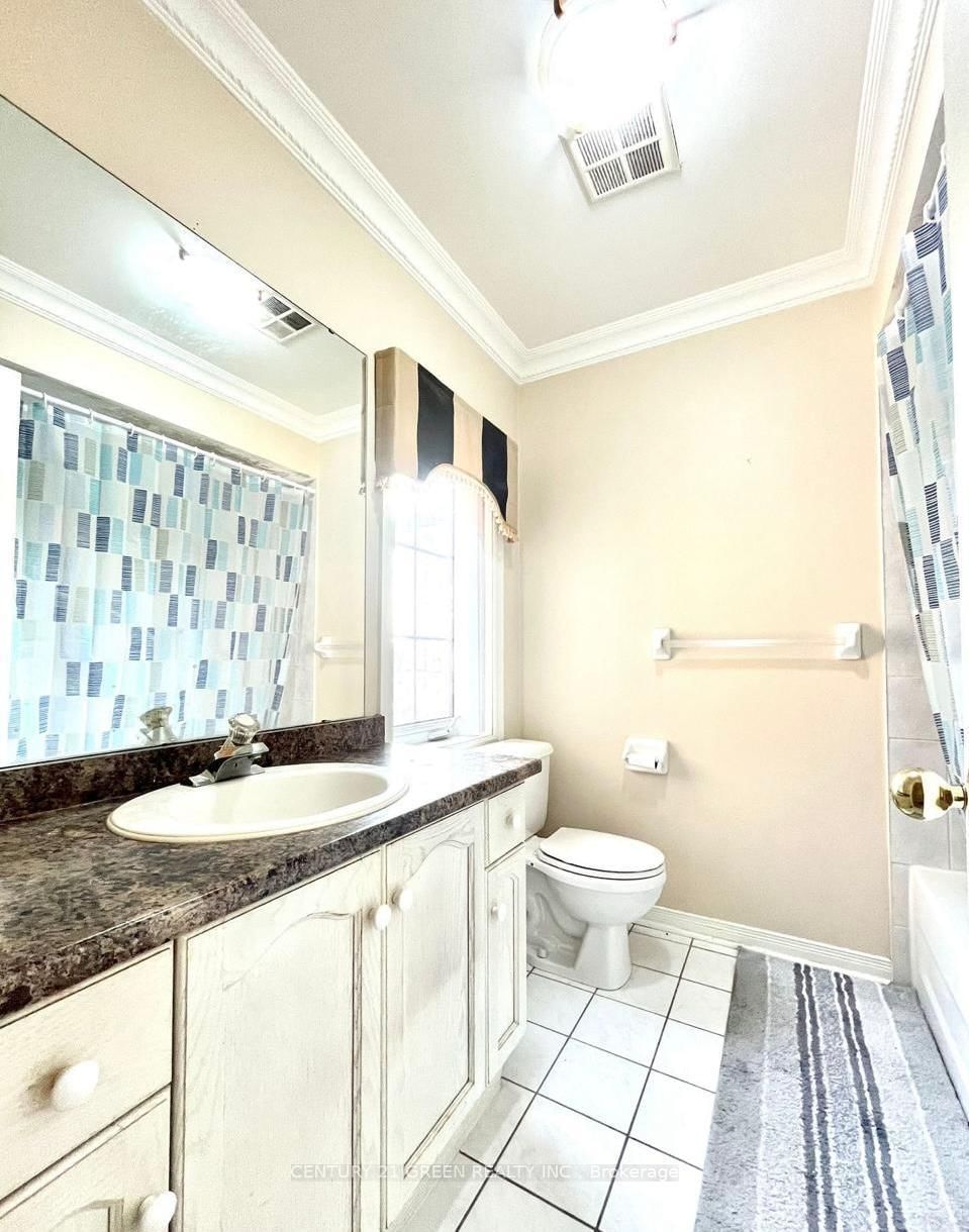 215 Kingknoll Drive • Brampton, ON photo 17