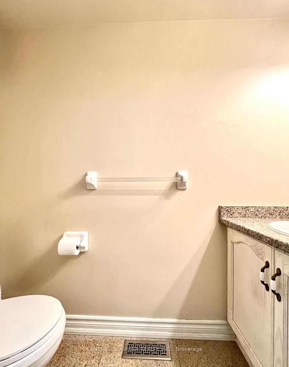 215 Kingknoll Drive • Brampton, ON photo 19
