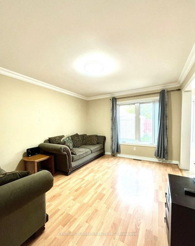 215 Kingknoll Drive • Brampton, ON photo 9