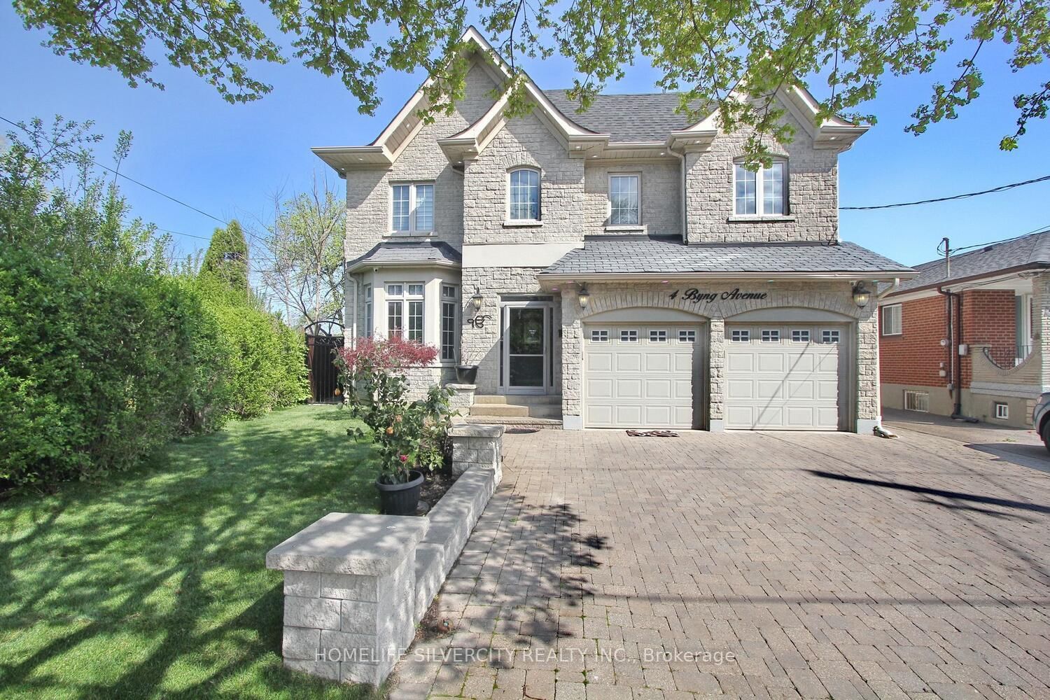 Property at 4 Byng